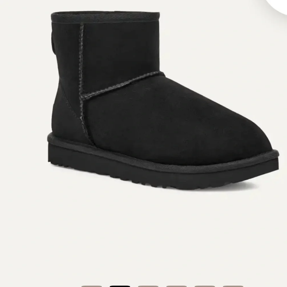 UGG Classic mini II black winter boots women SIZE 10 gently used